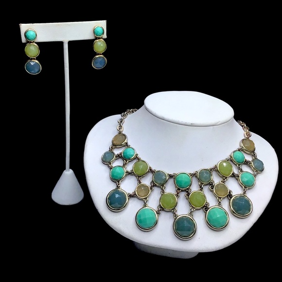 🌺Vintage 2 PC. Crown Trifari Set - Picture 10 of 14